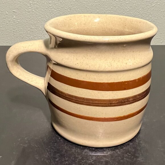 Two (2) Vintage HARTSTONE POTTERY Ohio Stoneware Factory Mugs ~ Tan w/ Stripes - Picture 4 of 11